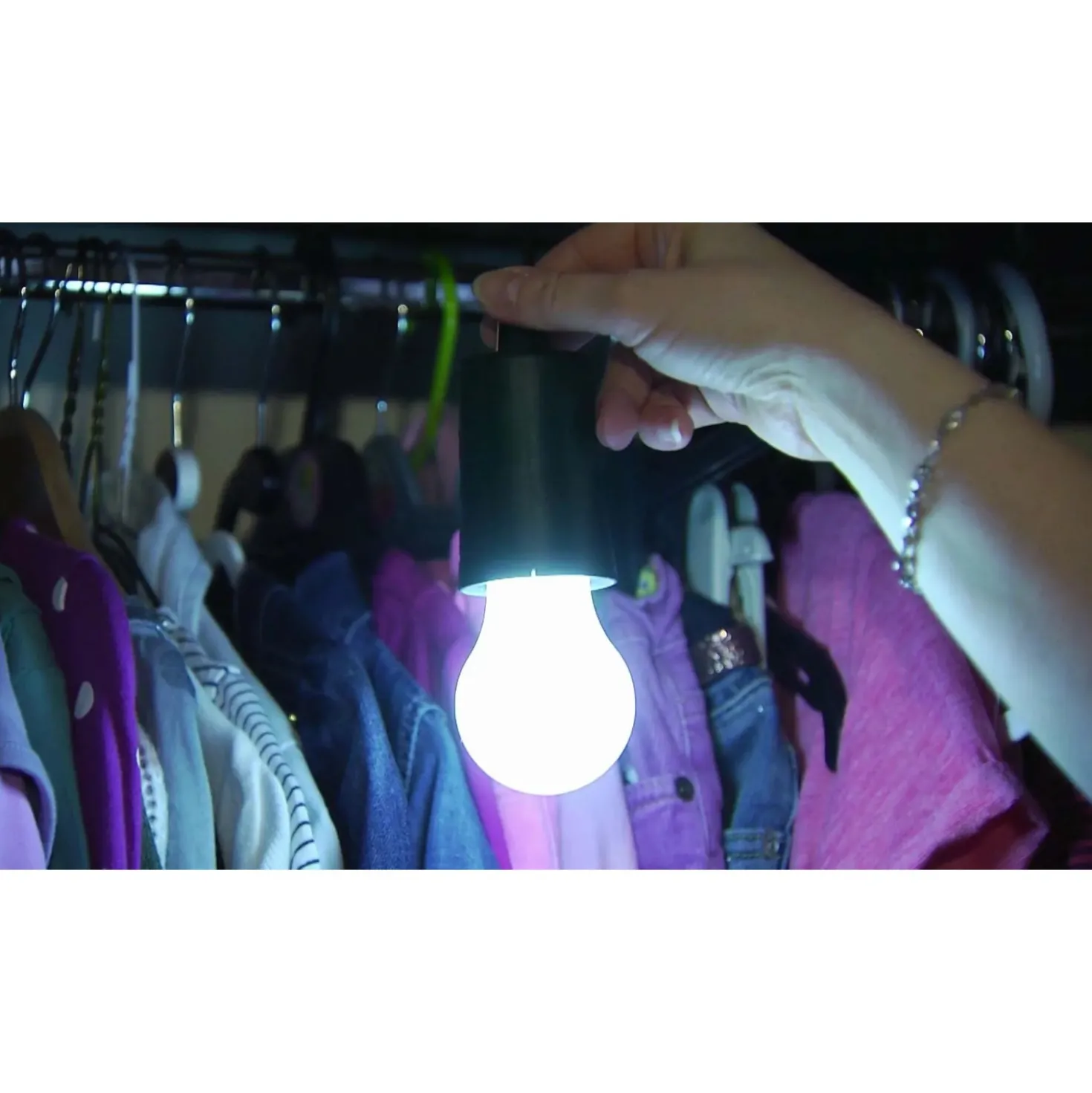 Lampadina LED appendibile Pull light a batterie blu