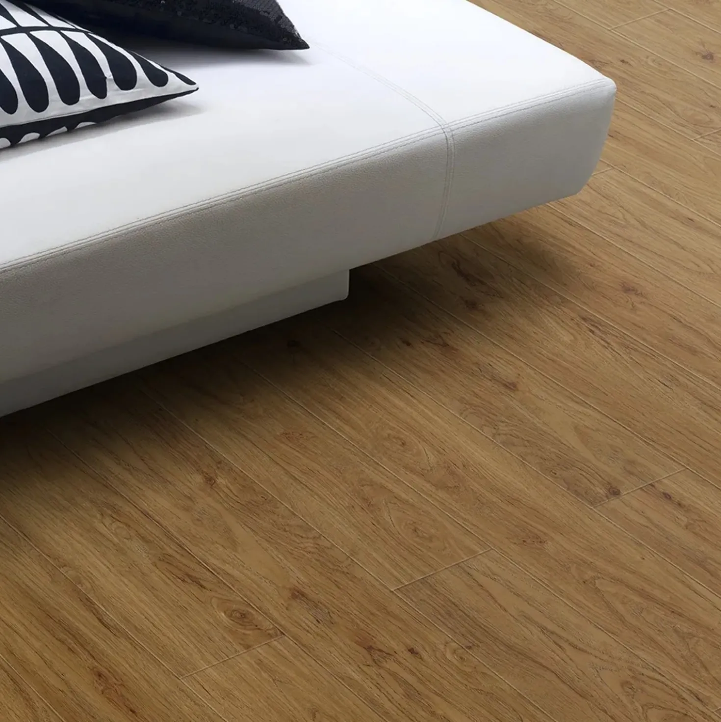 Pavimento vinilico Gerflor Senso autoadesivo Noyer sp 2 mm 91,4x15,2 cm
