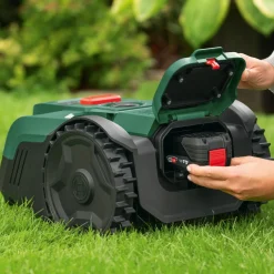 Robot tagliaerba Bosch VisiMow 18V 100 m² con batteria e caricabatteria inclusi